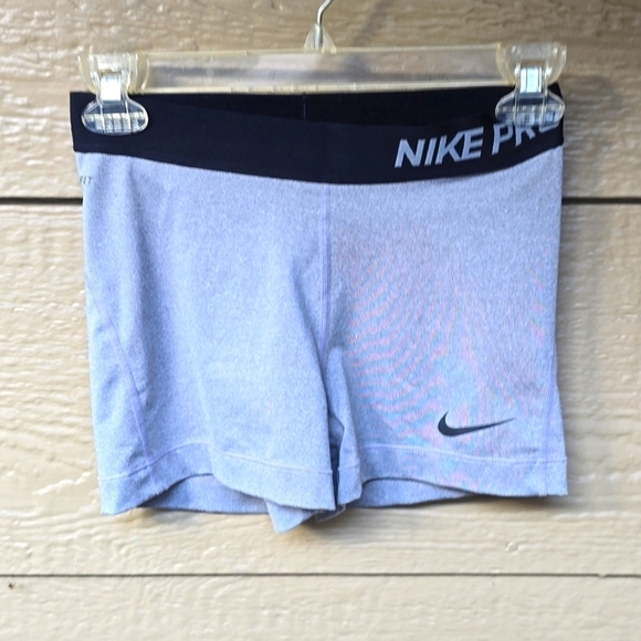 Nike Pro 3” shorts women’s gray M black logo compression - Picture 1 of 8